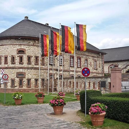 Erdgeschoss Wohnung Wiesbaden Stadtmitte 2 Zimmer Kueche Bad Bagian luar foto
