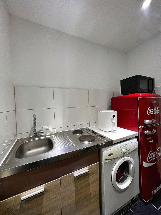 Erdgeschoss Wohnung Wiesbaden Stadtmitte 2 Zimmer Kueche Bad Bagian luar foto
