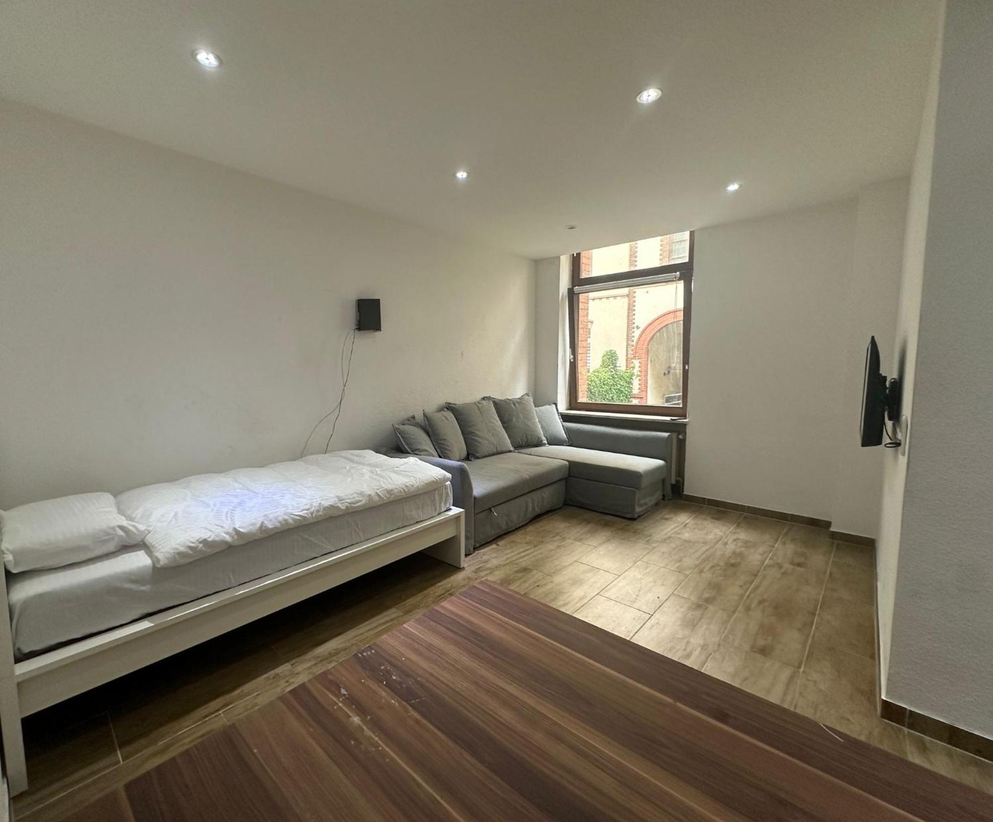 Erdgeschoss Wohnung Wiesbaden Stadtmitte 2 Zimmer Kueche Bad Bagian luar foto